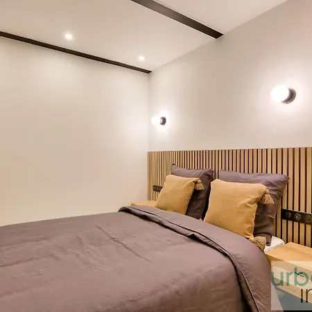 Urban Flat 170 - Amelot In Center Of Apartment Paris