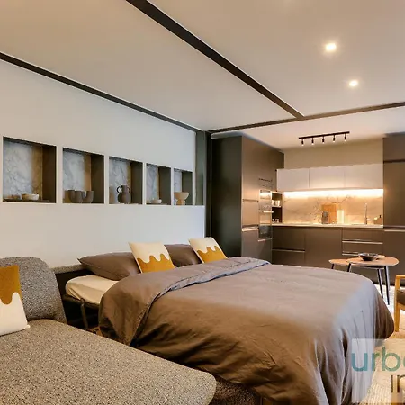 Urban Flat 170 - Amelot In Center Of Apartment