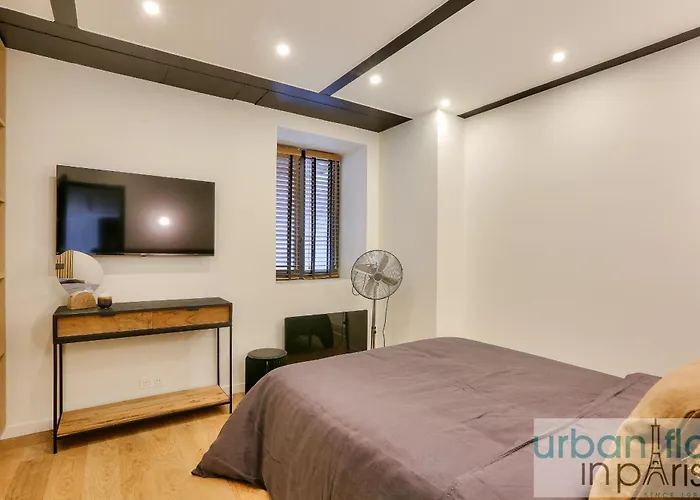 Urban Flat 170 - Amelot In Center Of Appartement