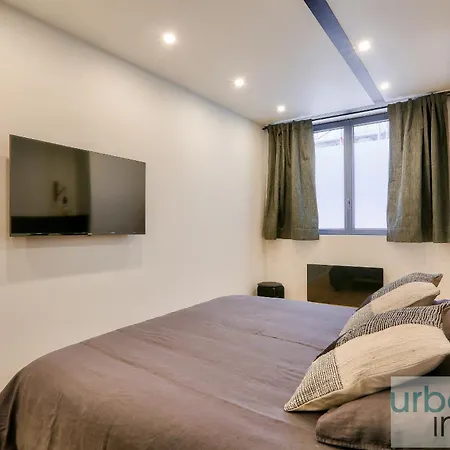 Urban Flat 170 - Amelot In Center Of *